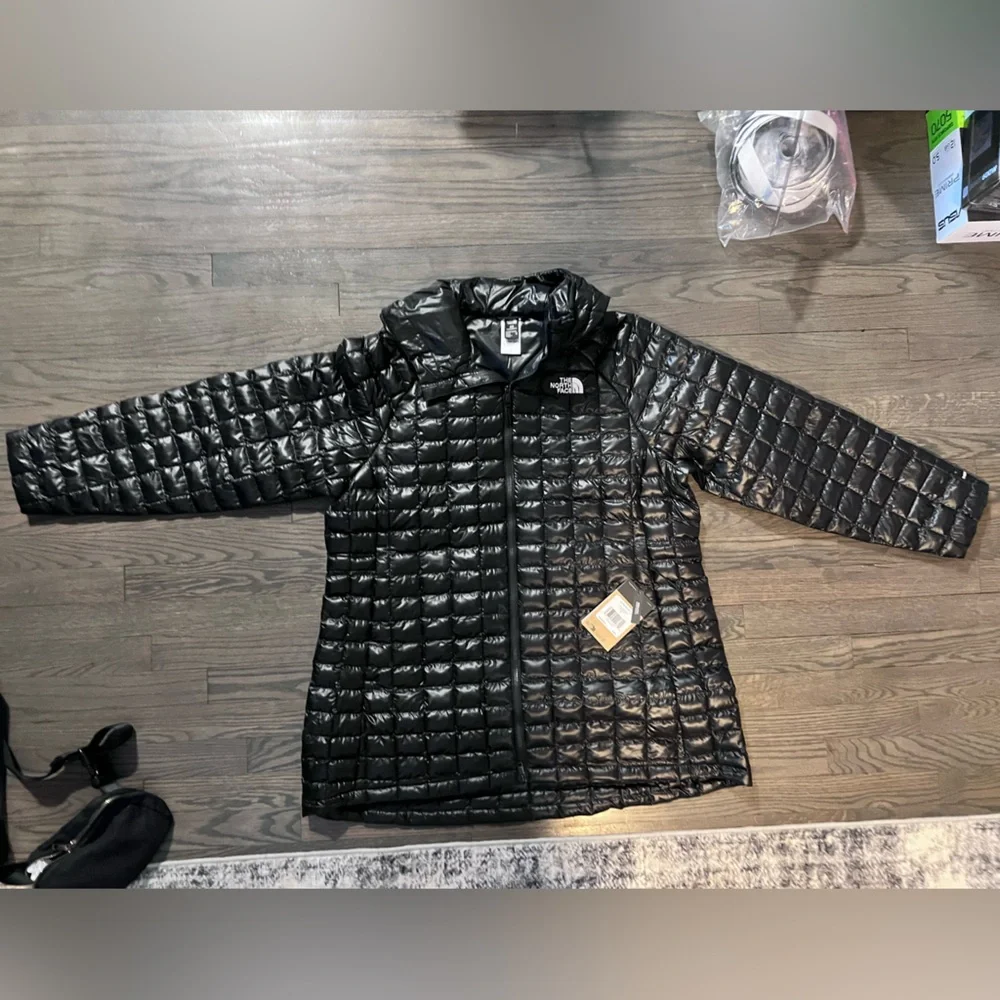 The North Face Black Puffer Jacket - Picture 2 of 14